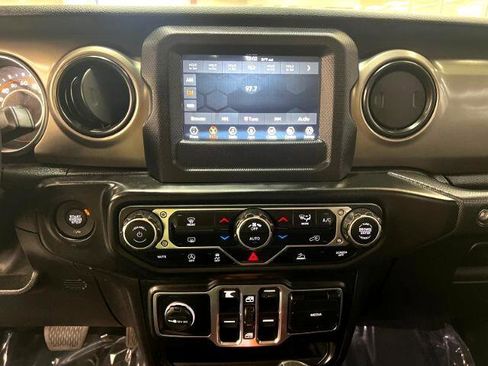 Used 2021 Jeep Gladiator Sport image 22