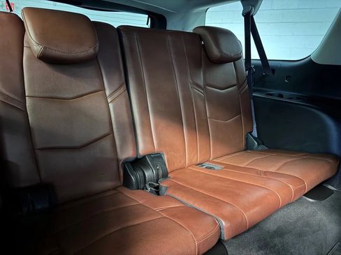 Used 2015 Cadillac Escalade ESV Luxury AWD/4WD image 19