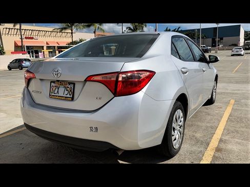 Used 2017 Toyota Corolla LE FWD image 4