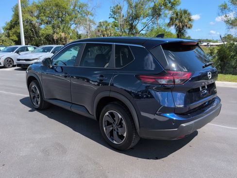 Used 2024 Nissan Rogue SV FWD image 6