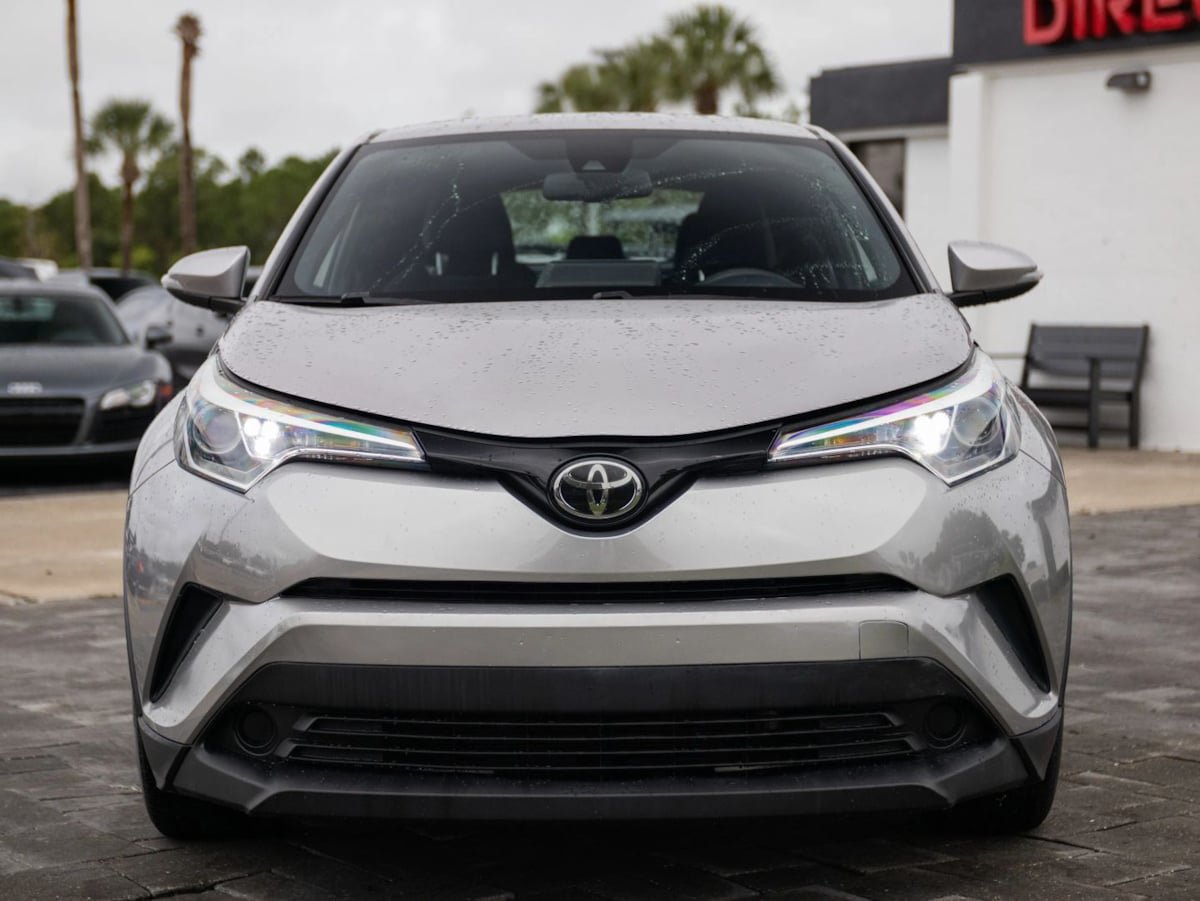 Used 2019 Toyota C-HR LE FWD image 4