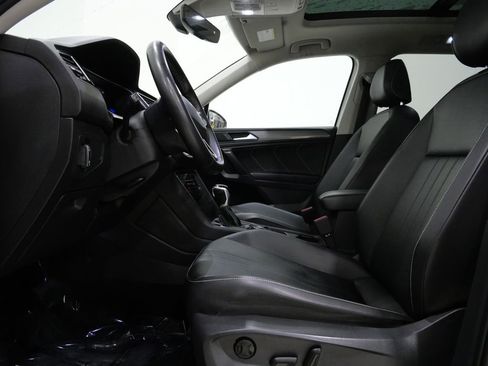 Used 2022 Volkswagen Tiguan SE AWD/4WD image 13