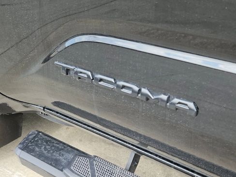 Used 2024 Toyota Tacoma TRD Off-Road w/ TRD Off Road Upgrade Package image 8