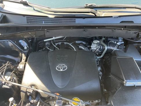 Used 2017 Toyota Highlander XLE FWD image 36