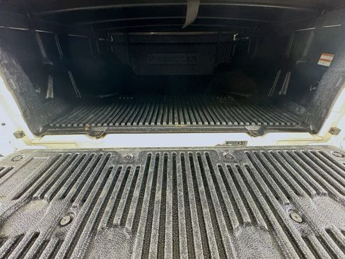 Used 2022 Nissan Frontier SV image 18