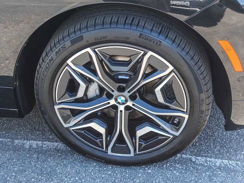 Used 2026 BMW iX xDrive60 w/ Premium Package AWD/4WD image 9