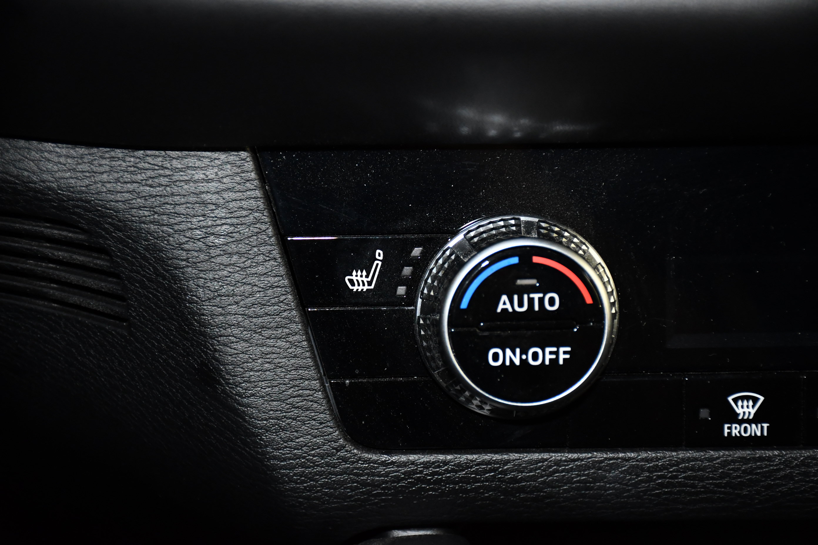 Used 2025 Mitsubishi Outlander SE AWD/4WD image 29