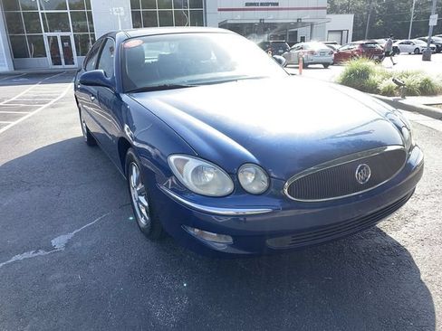 Used 2006 Buick LaCrosse CXL w/ Driver Confidence Package FWD image 2