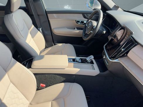 New 2026 Volvo XC90 B6 Plus w/ Protection Package Premier image 30