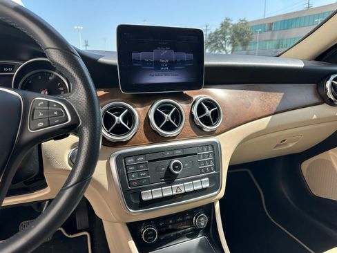 Used 2018 Mercedes-Benz GLA 250 image 12