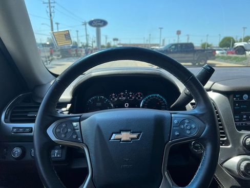 Used 2018 Chevrolet Suburban Premier AWD/4WD image 20