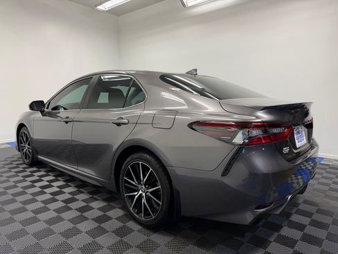 Used 2021 Toyota Camry SE w/ Convenience Package FWD image 10