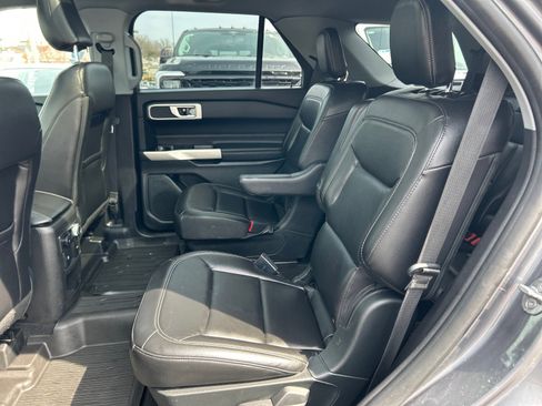 Certified 2021 Ford Explorer XLT w/ Equipment Group 202A AWD/4WD image 11
