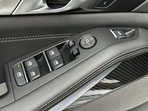 Used 2025 BMW X5 M60i w/ Executive Package image 13
