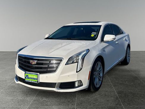 Used 2019 Cadillac XTS Luxury image 3