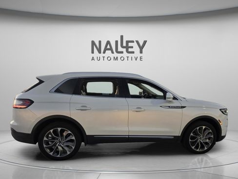 Used 2022 Lincoln Nautilus Reserve w/ Equipment Group 201A image 5