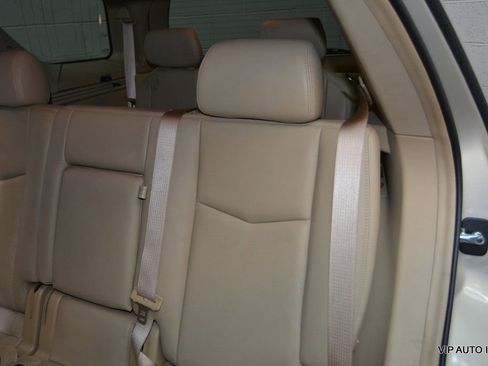 Used 2008 Cadillac SRX w/ Utility Package RWD image 24