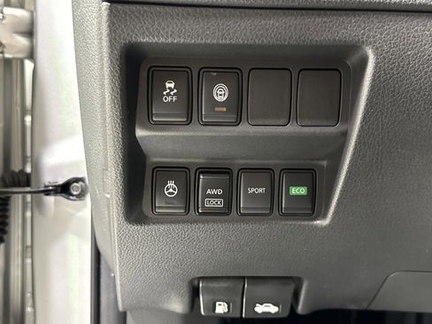 Used 2022 Nissan Rogue Sport SV image 19