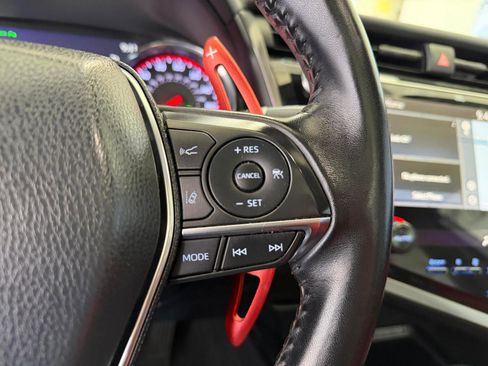 Used 2019 Toyota Camry XSE FWD image 31
