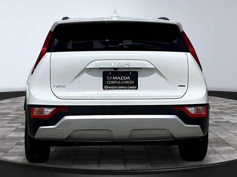 Used 2025 Kia Niro LX FWD image 6