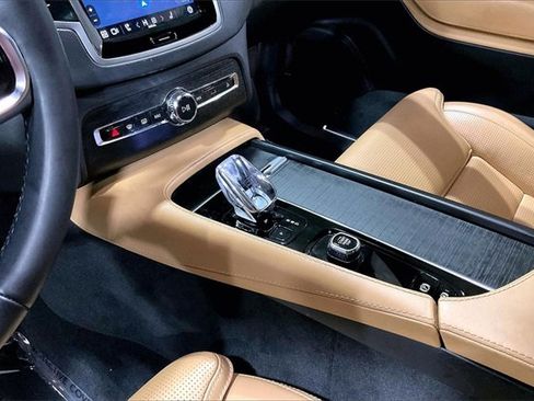 Certified 2024 Volvo XC90 B6 Ultimate image 16