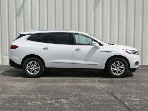 Used 2019 Buick Enclave Essence FWD image 2