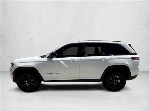 Used 2026 Jeep Grand Cherokee Limited w/ Limited Altitude Package RWD image 6