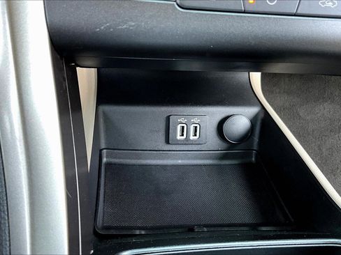 Used 2019 Ford Fusion SE image 17