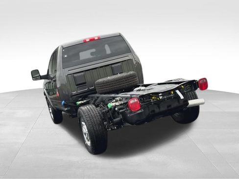 New 2024 RAM 3500 Tradesman w/ Chrome Appearance Group AWD/4WD image 8