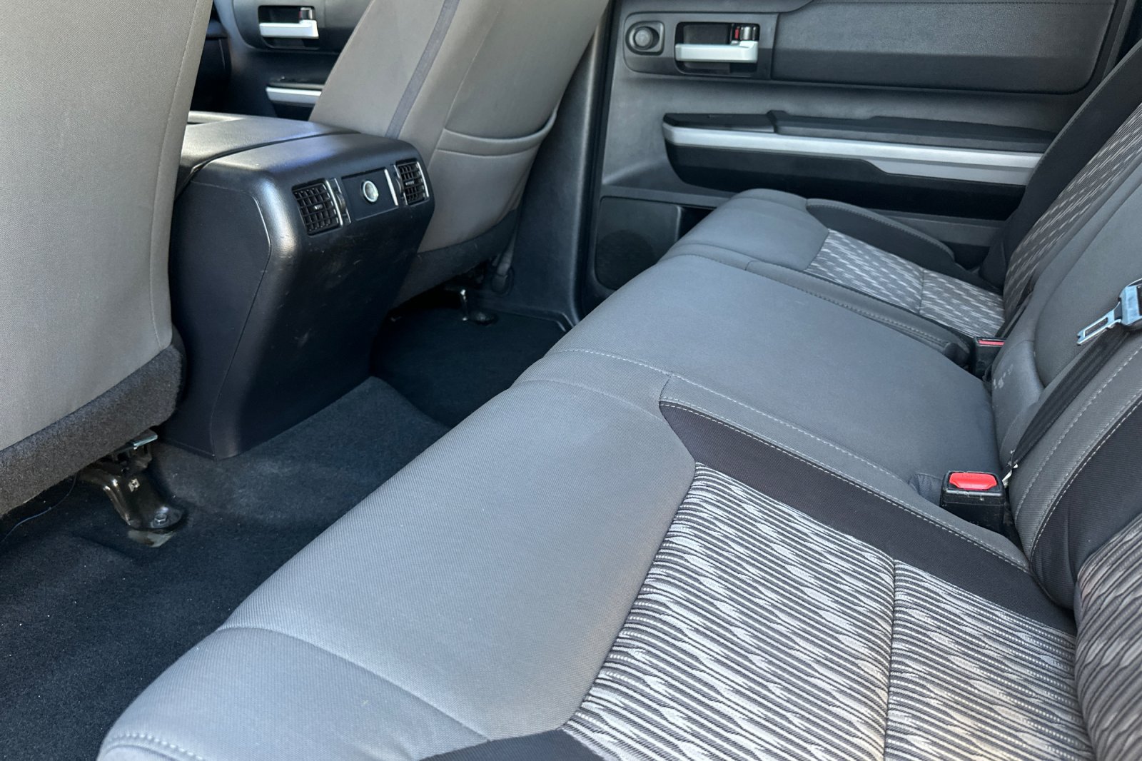 Used 2018 Toyota Tundra SR5 w/ SR5 Upgrade Package RWD image 14