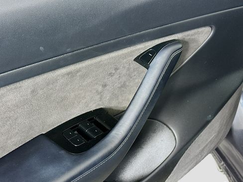 Used 2018 Tesla Model 3 Long Range RWD image 15