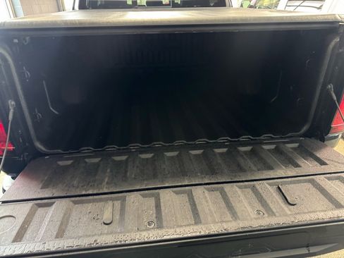 Used 2024 GMC Canyon AT4 w/ AT4 Premium Package image 8