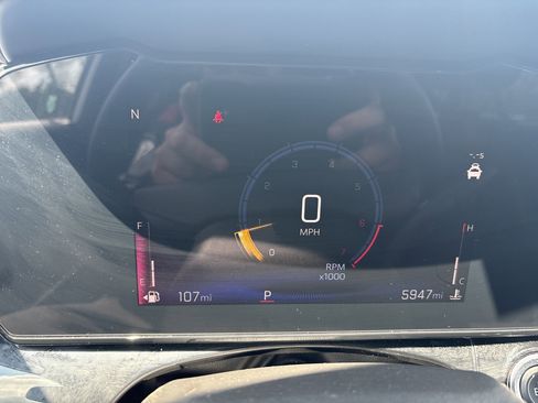 Used 2025 Chevrolet Trax RS FWD image 5