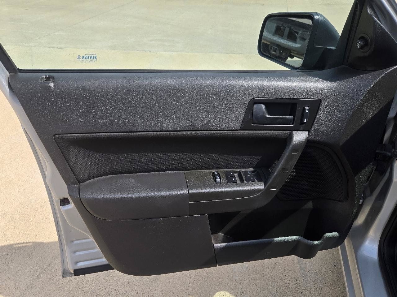 Used 2009 Ford Focus SE FWD image 17