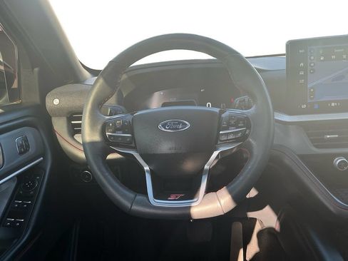 Used 2025 Ford Explorer ST AWD/4WD image 18