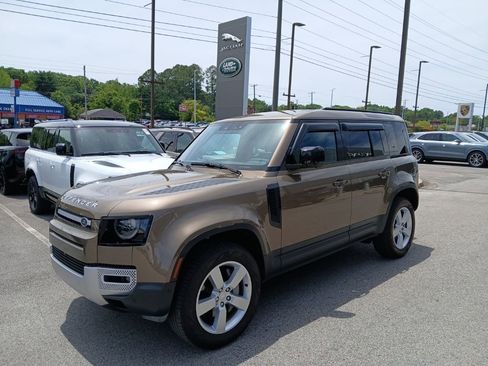 Used 2024 Land Rover Defender 110 S AWD/4WD image 1