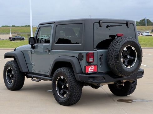 Used 2014 Jeep Wrangler Rubicon w/ Power Convenience Group AWD/4WD image 6