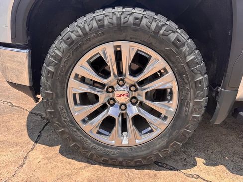 Used 2019 GMC Sierra 1500 SLT w/ SLT Premium Package AWD/4WD image 13