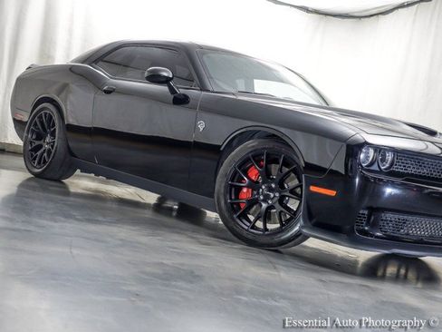 Used 2016 Dodge Challenger SRT Hellcat RWD image 4