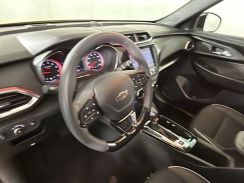 Used 2023 Chevrolet TrailBlazer RS w/ Technology Package AWD/4WD image 13