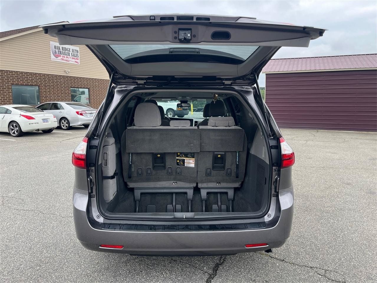Used 2019 Toyota Sienna LE FWD image 13