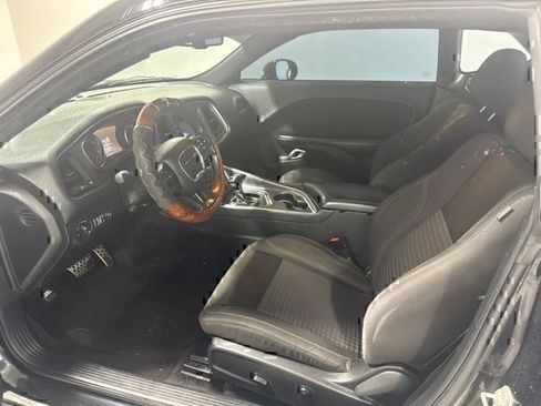 Used 2017 Dodge Challenger R/T RWD image 12