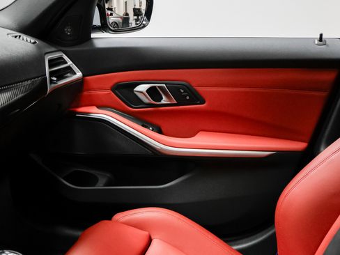 Used 2025 BMW M3 w/ Executive Package image 29