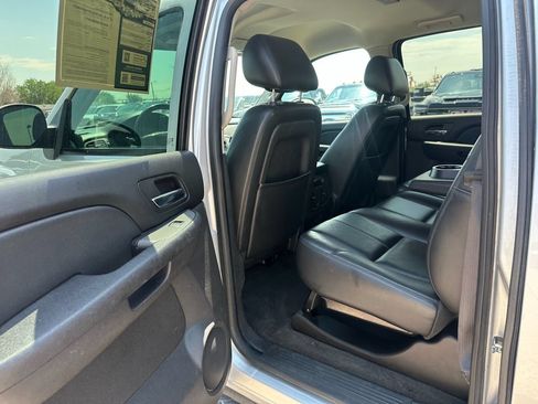 Used 2012 Chevrolet Avalanche LT w/ Suspension Package, Off-Road AWD/4WD image 29