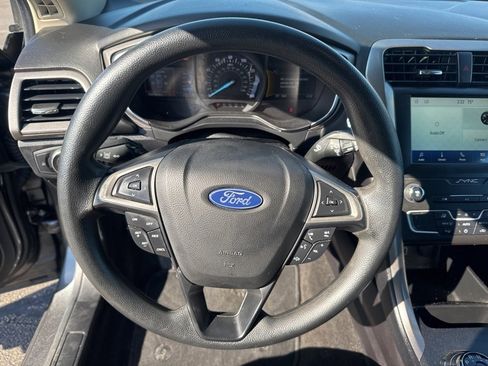 Used 2020 Ford Fusion SE image 14