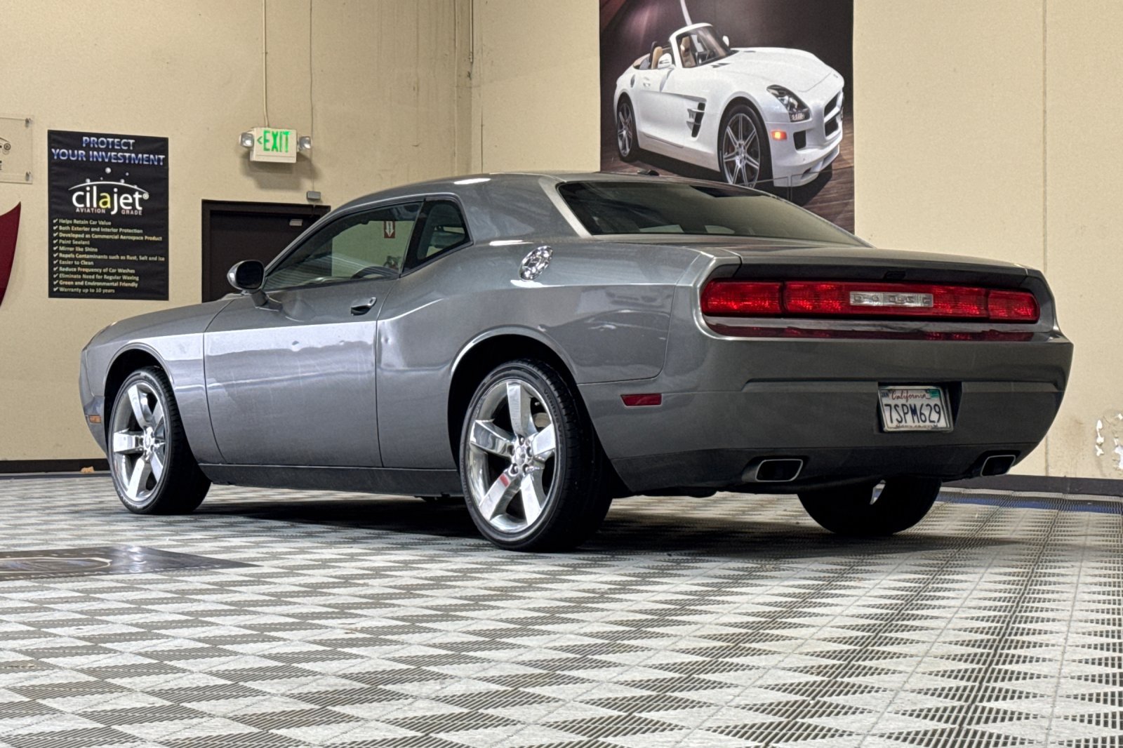 Used 2011 Dodge Challenger RWD image 6