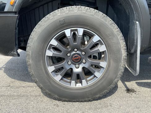Used 2023 Nissan Titan PRO-4X AWD/4WD image 18