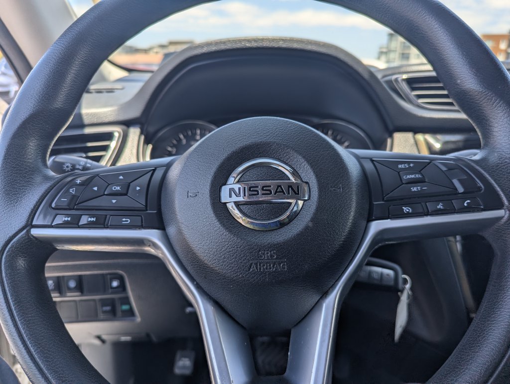 Used 2019 Nissan Rogue S FWD image 18