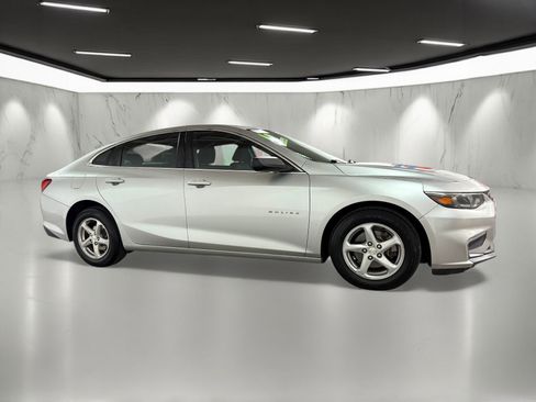 Used 2018 Chevrolet Malibu LS image 7