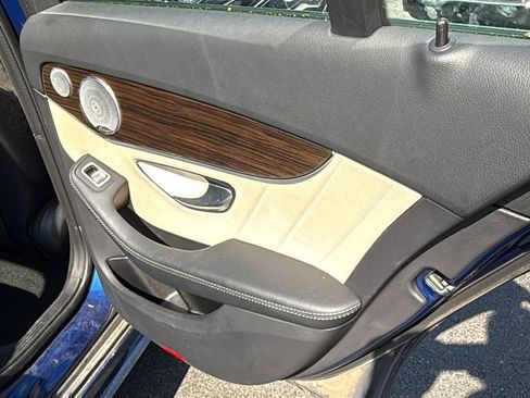 Used 2019 Mercedes-Benz C 300 Sedan image 16